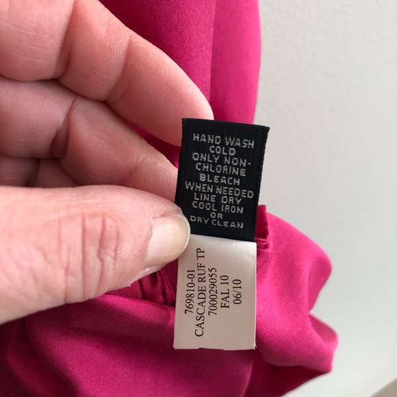 Banana Republic sleeveless top. Size small. 100% silk - Picture 7 of 7